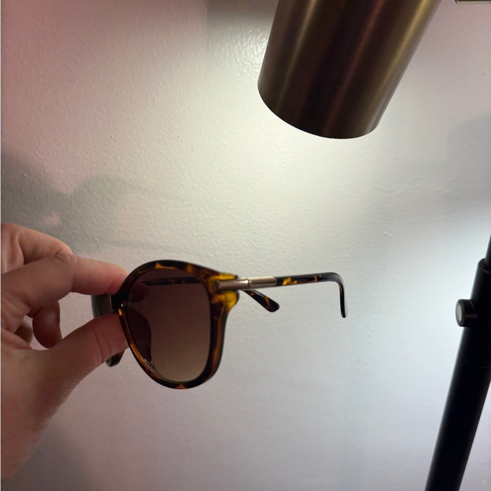 Elegant Brown and Tan‎ Sunglasses